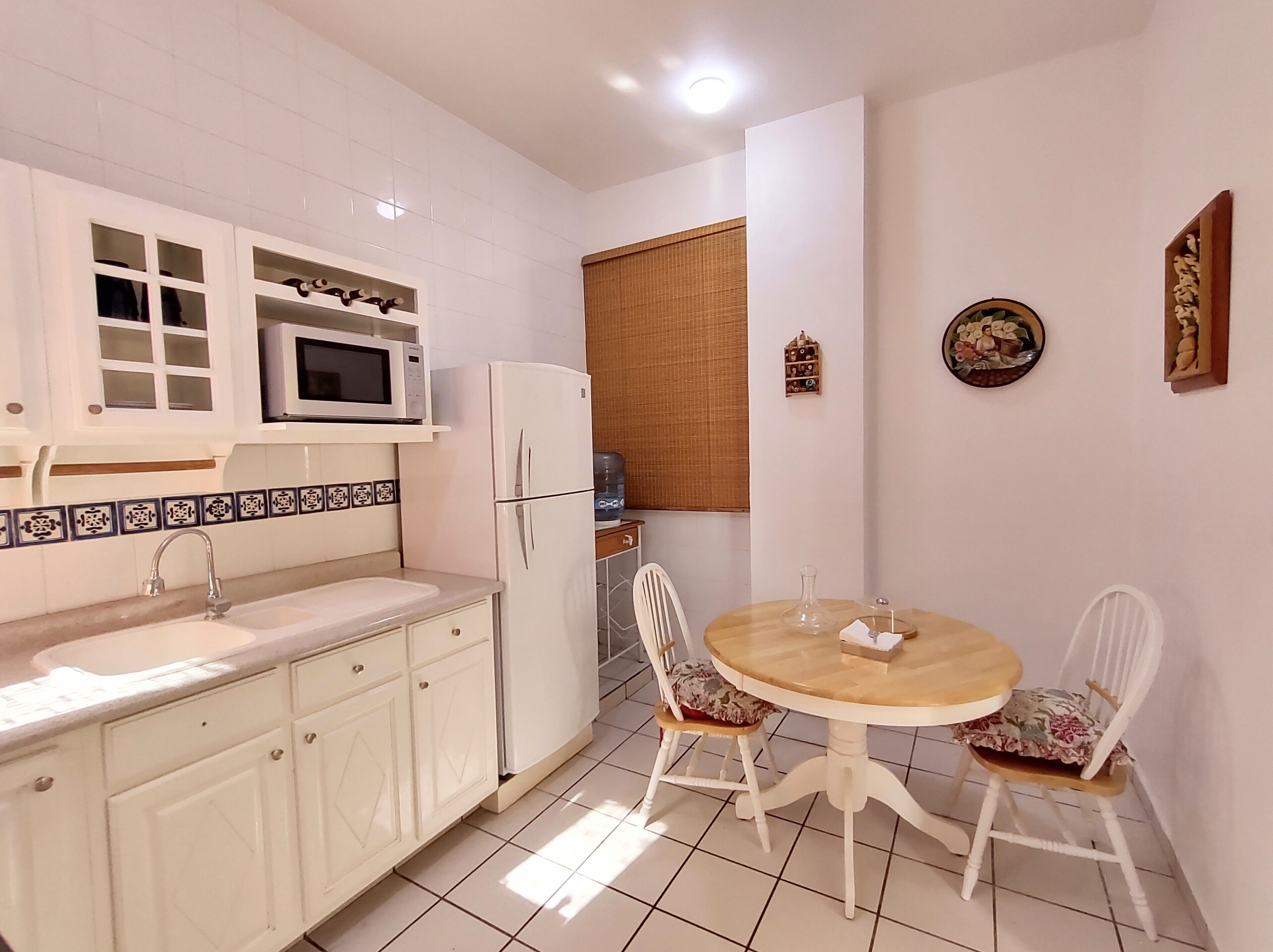 Spacious and beautiful apartment ideal for resting or working. WiFi 100Mb