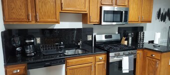 $245/Amazing 3LV, 4BR TH, 3.5BTH close to Quantico