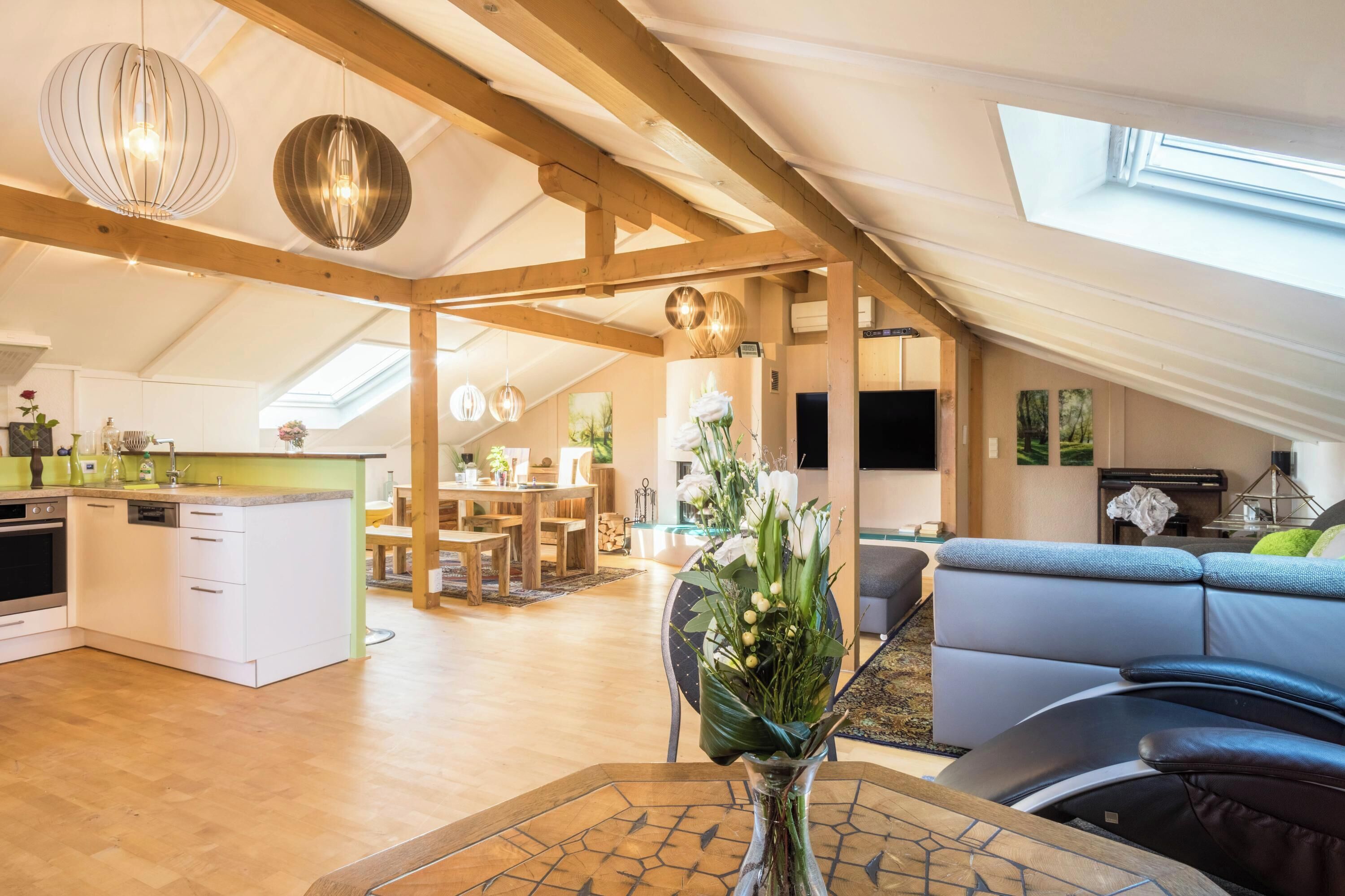 Télévision, cheminée