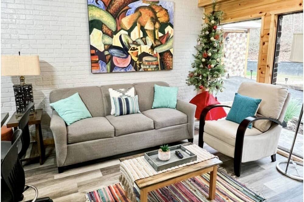 Amazing & Affordable Abode!! Close to the action but far enough to enjoy nature!