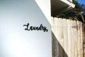 Exterior detail - Cheerful 2 BDR Unit by Beach, Mall, and Downtown (Fort Lauderdale)