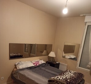 1 室のベッドルーム、WiFi (無料)