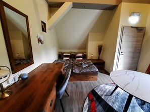 1 bedroom, in-room safe, travel cot, WiFi - Room 6 - Lakeland oasis Reppist (Senftenberg)