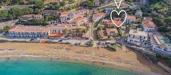 CASA SUL MARE A PARETI