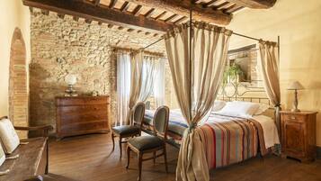 6 Schlafzimmer, Bügeleisen/Bügelbrett, WLAN