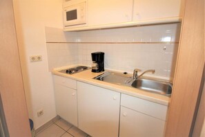 Kühlschrank, Mikrowelle, Ofen