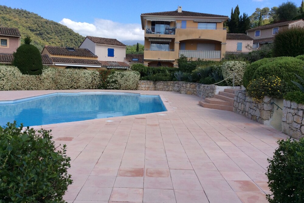 Auribeau sur Siagne Villa in secure private domain with swimming pool
