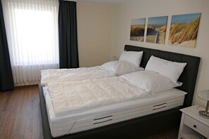 1 bedroom, travel cot, WiFi