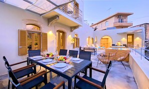 Outdoor dining - Sun Stone Villa Heated Whirpool (Kournas Village)