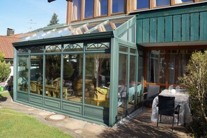 Outdoor dining - Constance mountain view with winter garden (Oberstaufen)