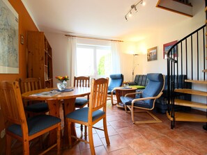 Unclassified image, 4 of 17, button