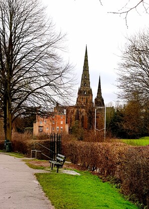 Exterior - Lichfield 2-bed whole apartment (Lichfield)