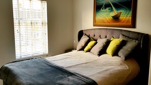 2 bedrooms, desk, iron/ironing board, WiFi - Lichfield 2-bed whole apartment (Lichfield)