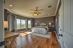 4 bedrooms, iron/ironing board, free Internet, bed sheets - Luxe Canyon Lake Home w/ Gorgeous Lake Views! (Canyon Lake)