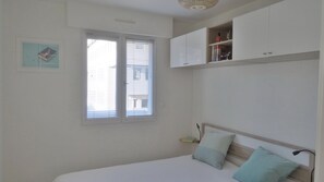 1 bedroom, iron/ironing board, free WiFi