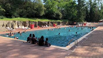 Piscine extérieure, piscine chauffée