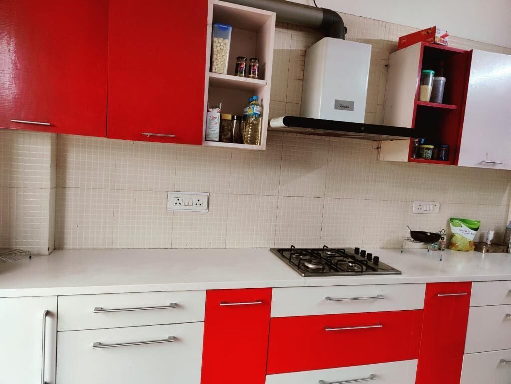 Lovely/Spacious 3 BHK Apartment with Parking NFC