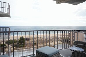 Property grounds - Oceanfront condo with 3 bedrooms, a pool and beautiful ocean views located in midtown! (Ocean City)