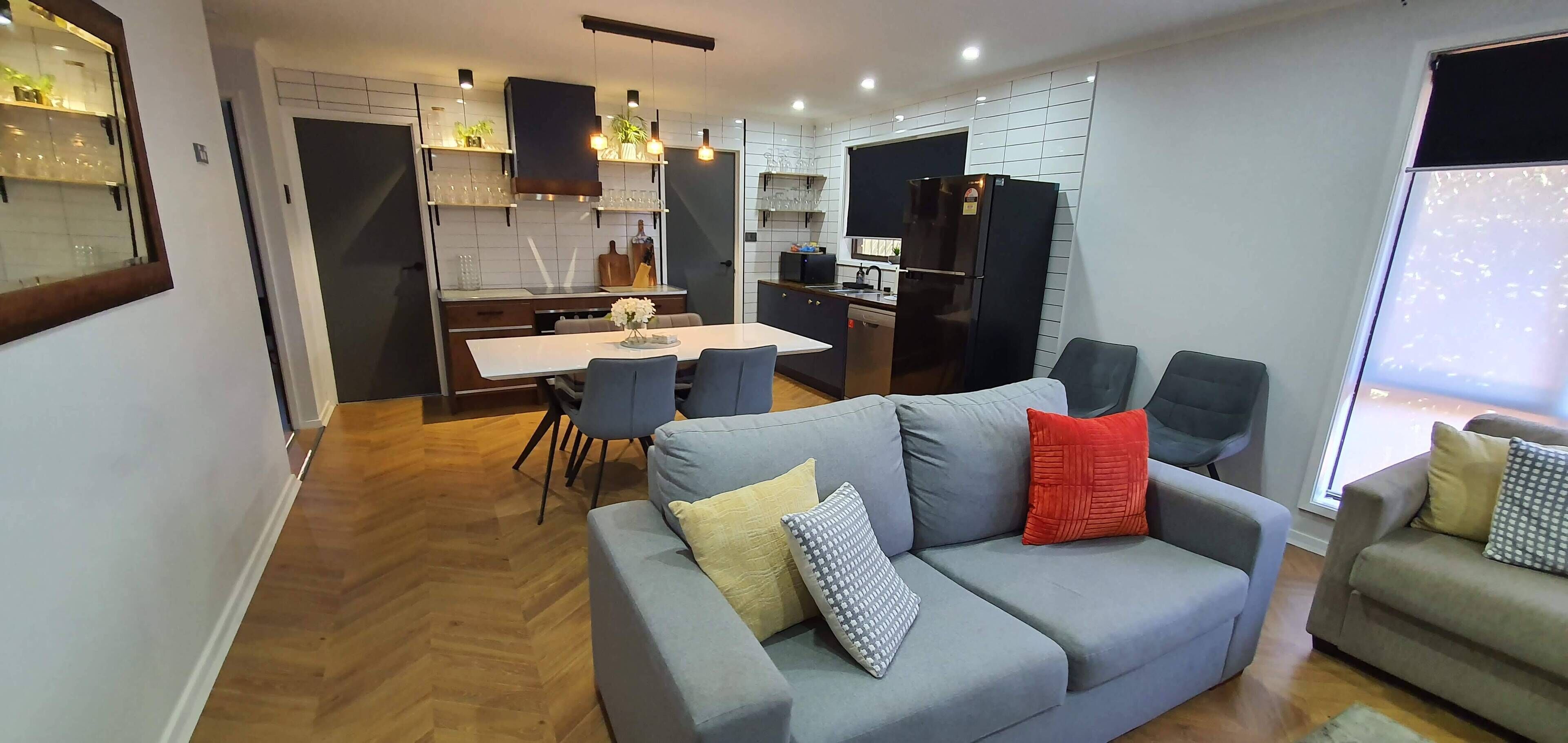 Smart TV, fireplace, Netflix, streaming services