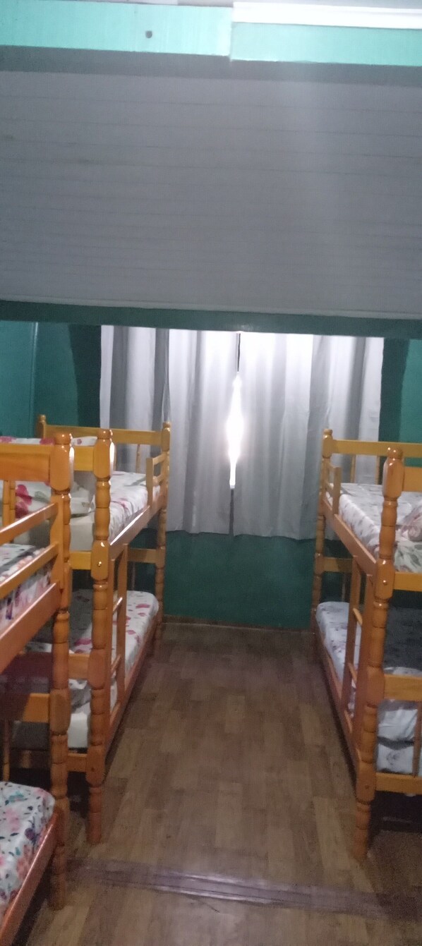 Free WiFi, bed sheets