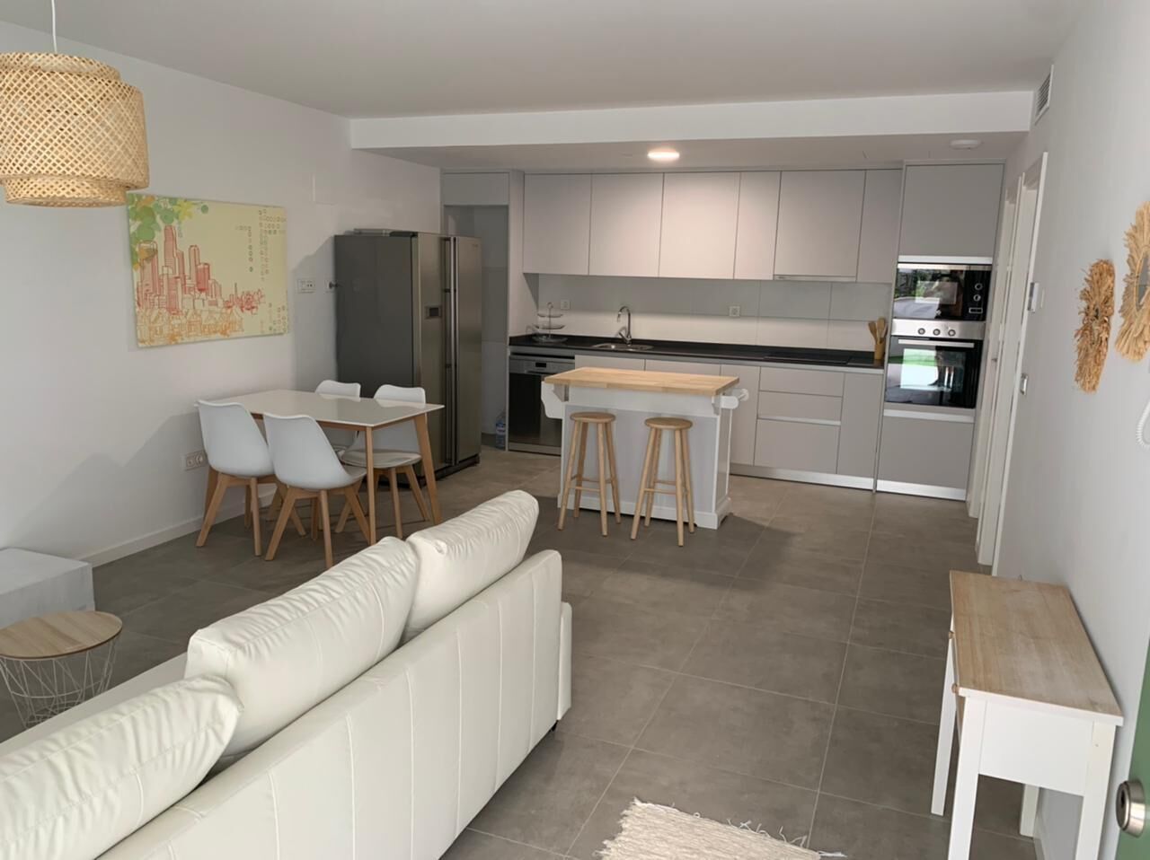 Spectacular new apartment on the beachfront.