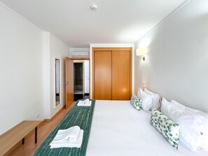 Iron/ironing board, free WiFi, bed sheets