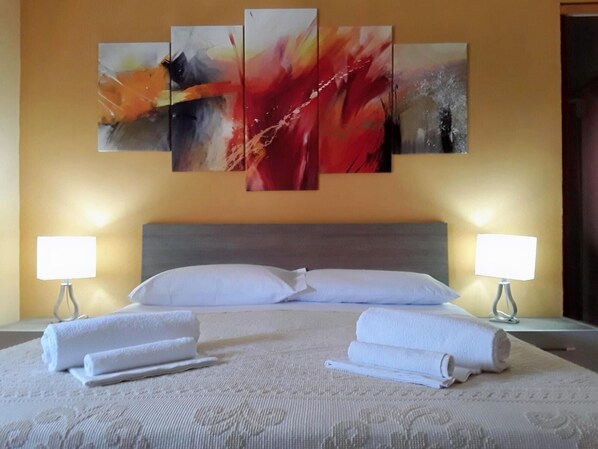 3 bedrooms, WiFi, bed sheets