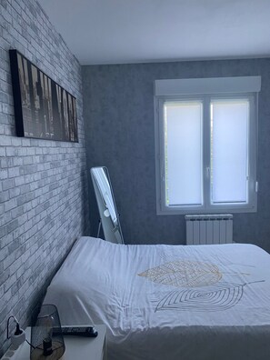 2 Schlafzimmer, Schreibtisch, kostenloses WLAN, Bettwäsche