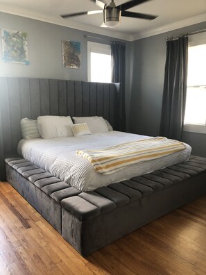 3 habitaciones, tabla de planchar con plancha, wifi y ropa de cama 