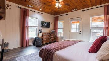 2 bedrooms, iron/ironing board, travel crib, free WiFi