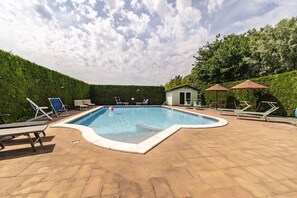 Outdoor pool - Apartment for 2 people surrounded by greenery! (Mira)