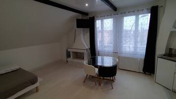 1 chambre, Wi-Fi gratuit, draps fournis