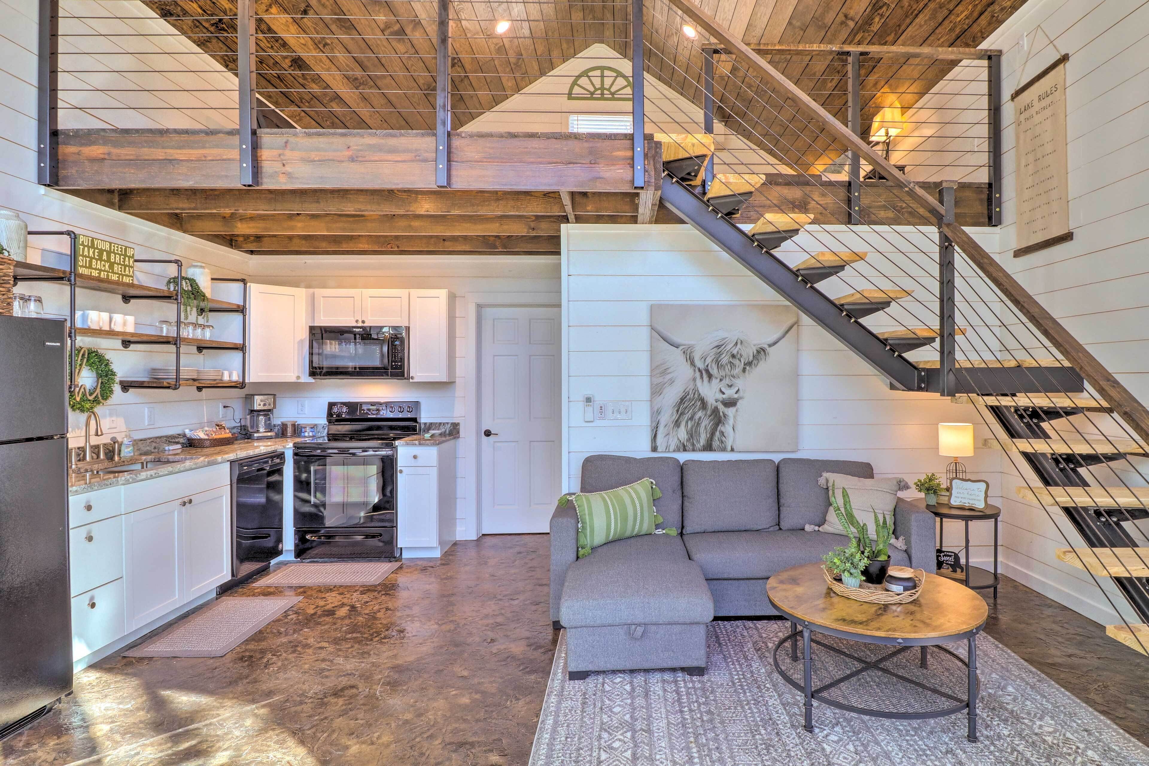 Brilliant Lakefront Cabin w/ Wraparound Deck!