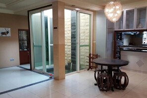 Interior - Good choice when you are visiting Kuching City Center. (Kuching)