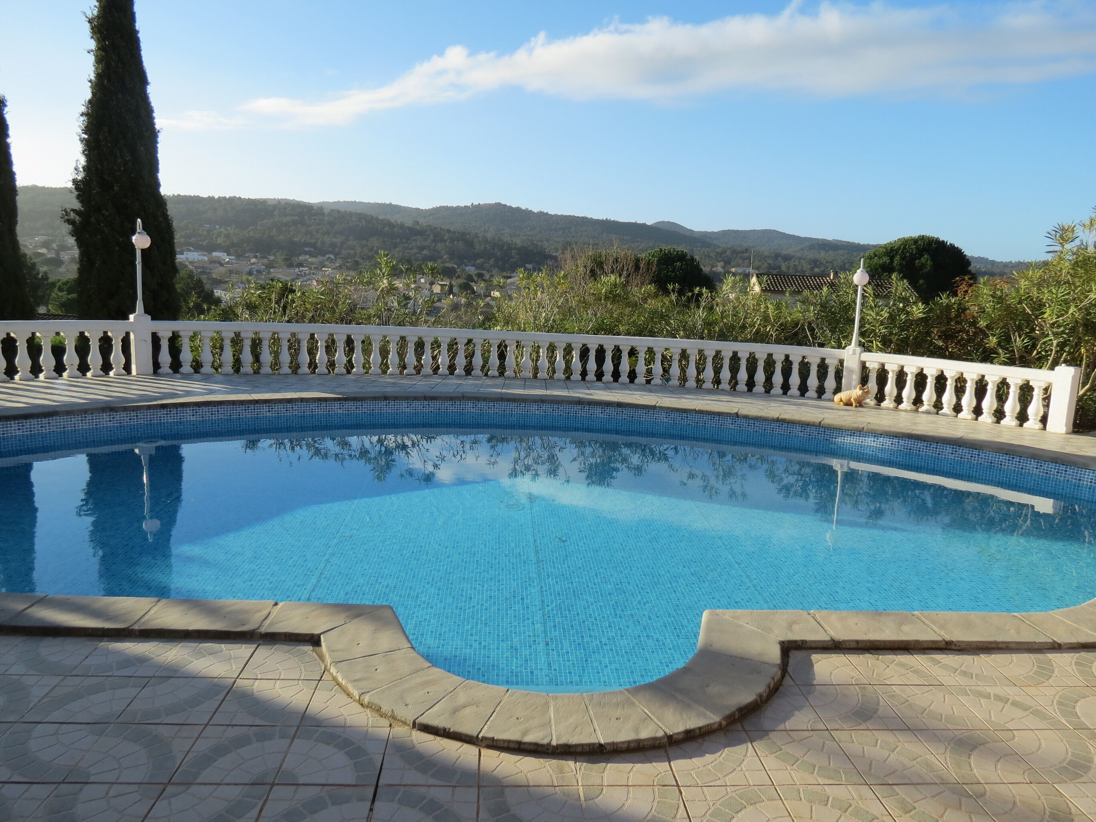 T2 in villa pool gate Carcassonne