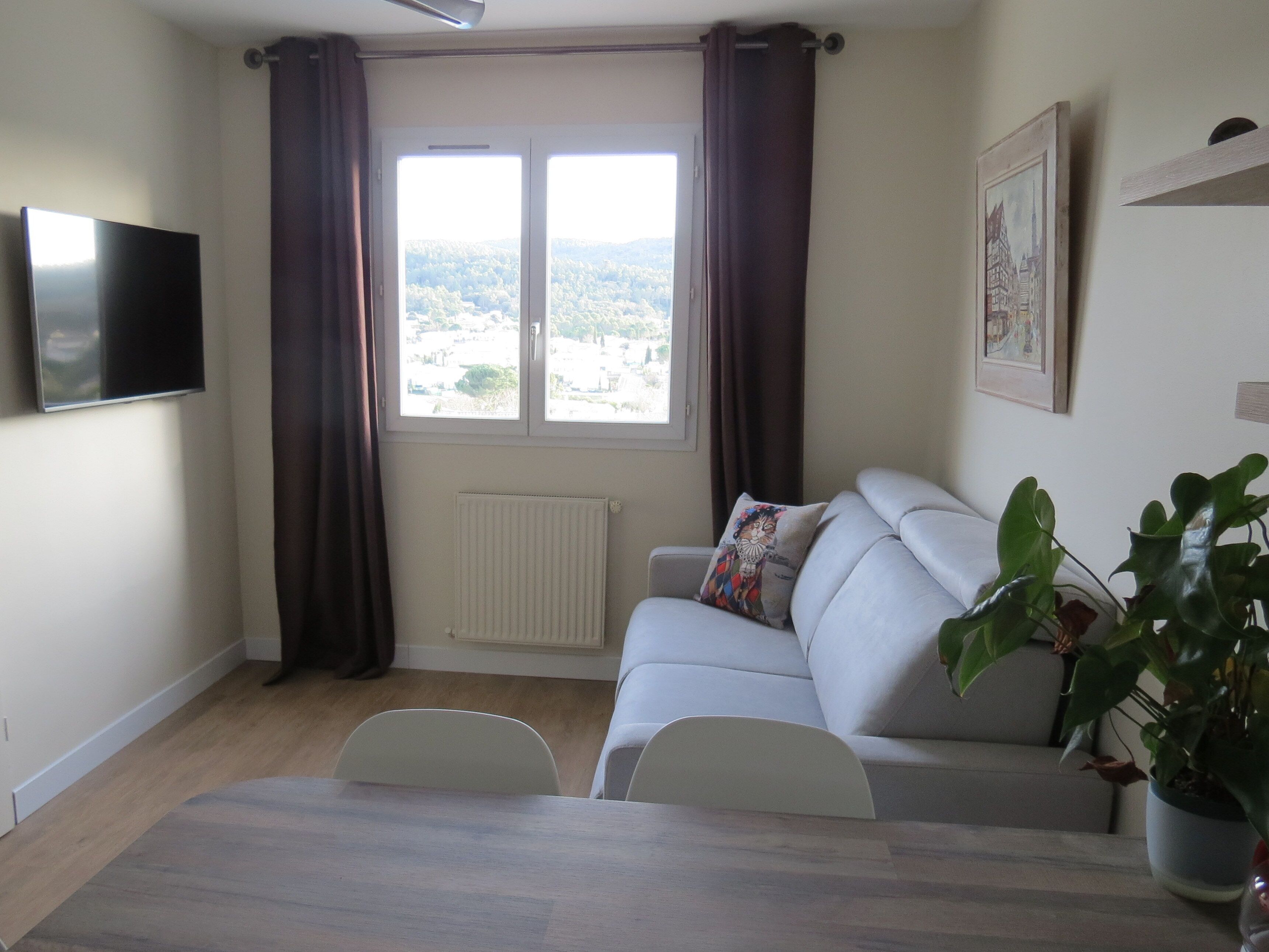 T2 in villa pool gate Carcassonne