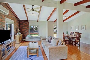 TV, fireplace, offices
