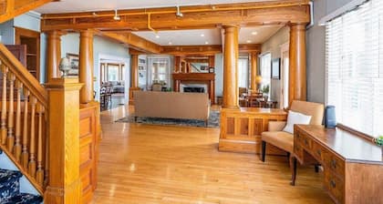 Inn at Beulah Beach on Crystal Lake