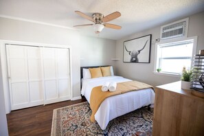 2 bedrooms, desk, free WiFi, bed sheets