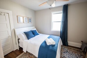 2 bedrooms, desk, free WiFi, bed sheets