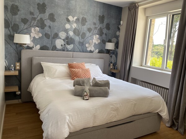 5 bedrooms, iron/ironing board, travel crib, free WiFi