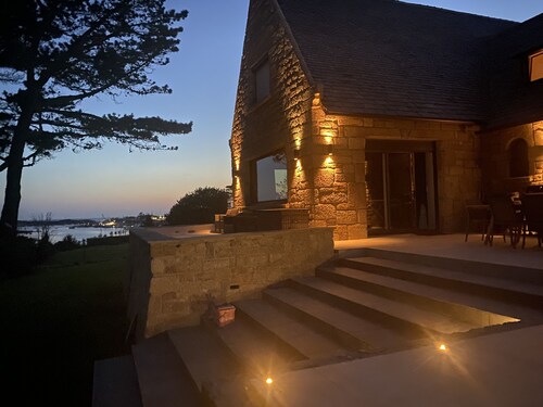 Seaside house with spa