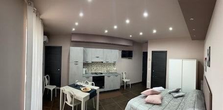 Free daily self-serve breakfast