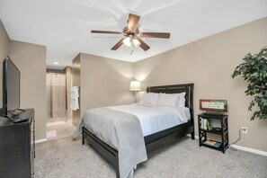 Room - Southern Charm 2br 2bth located in the Medical Center (Houston)
