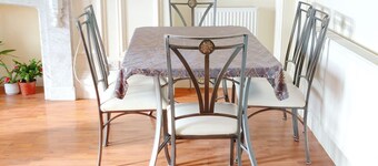 Full nature views Whitby dancinglivingroom French flat