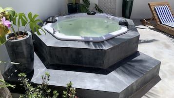 1 bedroom, pillow-top beds, free WiFi, bed sheets