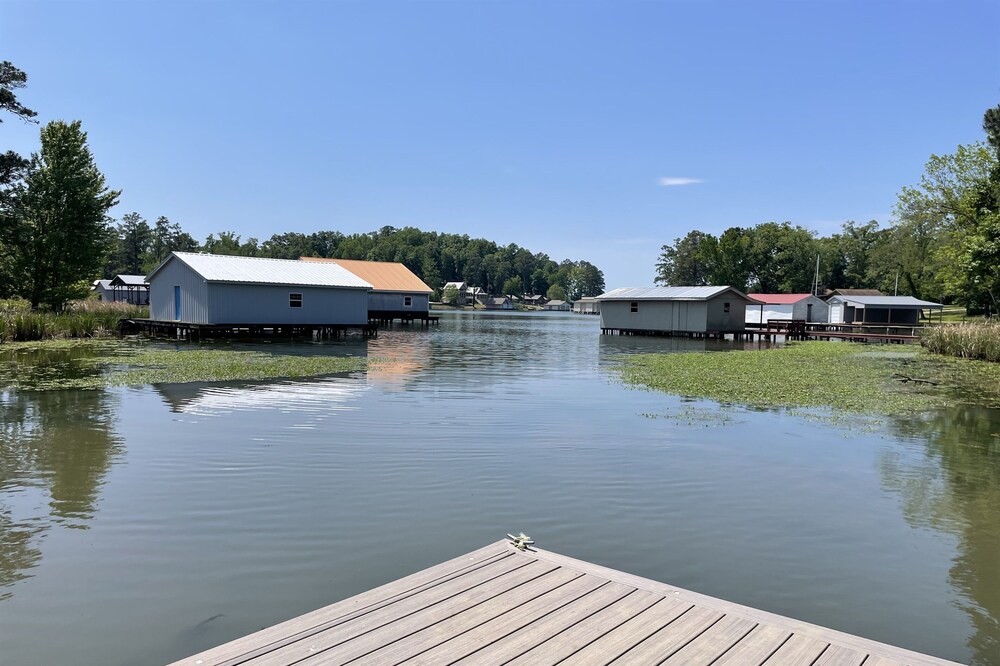 Mid-lake waterfront 3 BR w/ private dock and ample boat/trailer parking