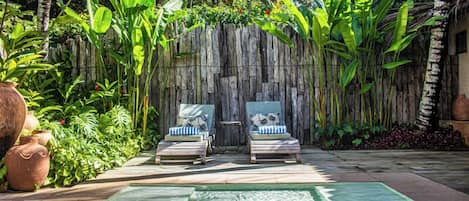 Kolam renang outdoor