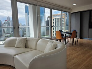 Smart TV, computer monitors, printers - Beutiful Modern Apartment, High Speed Internet, Best Location (Panamá)