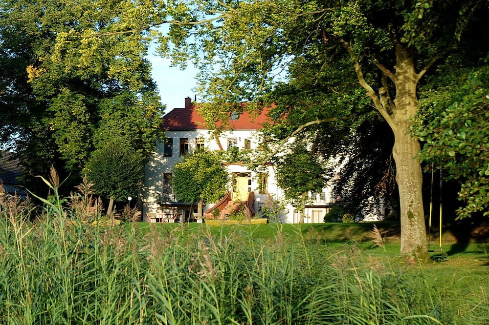 Apartment directly on Lake Twern